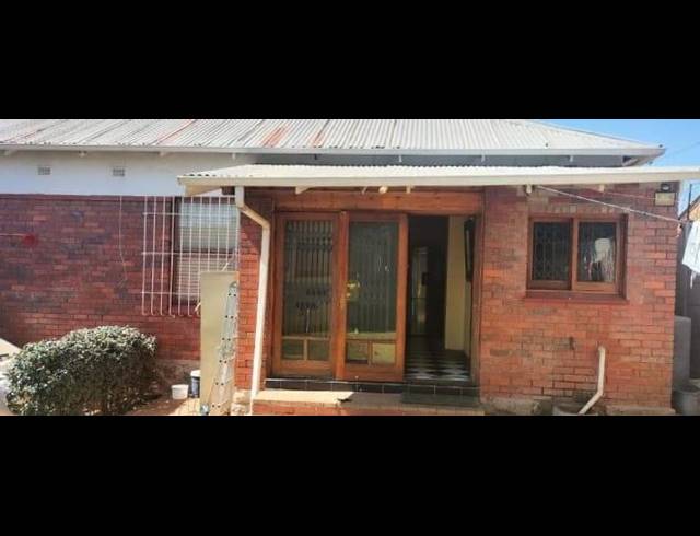 3 BEDROOM HOUSE FOR SALE IN KENSINGTON